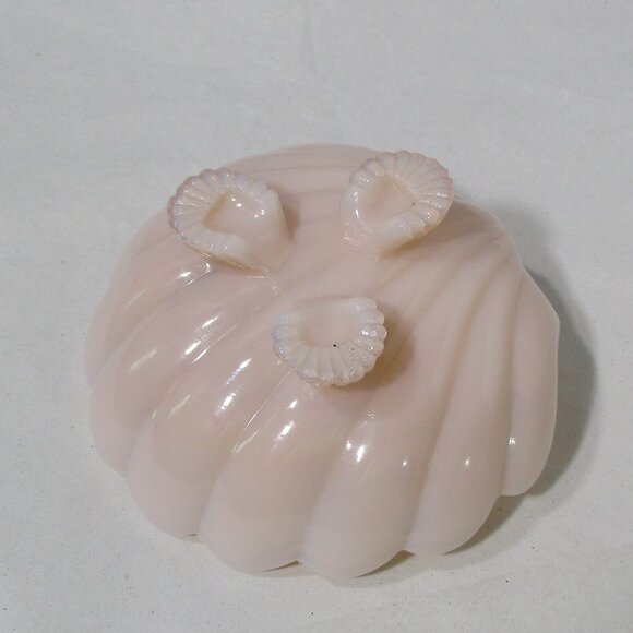 Adorable Vintage Pearl Pink Cambridge Glass Sea Shell Footed Soap Trinket Dish - Picture 6 of 9